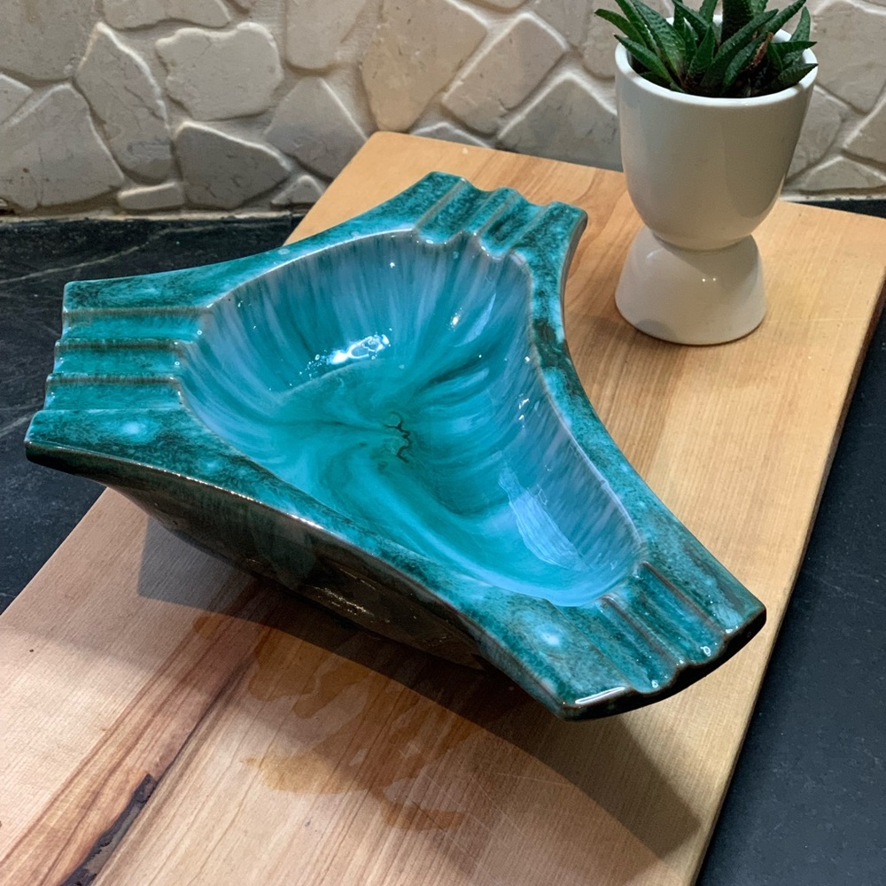 BLUE MOUNTAIN POTTERY | Vintage Atomic Shaped Ashtray